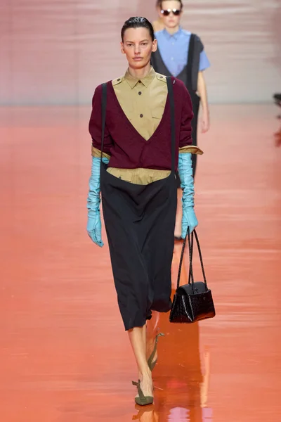 Look 12